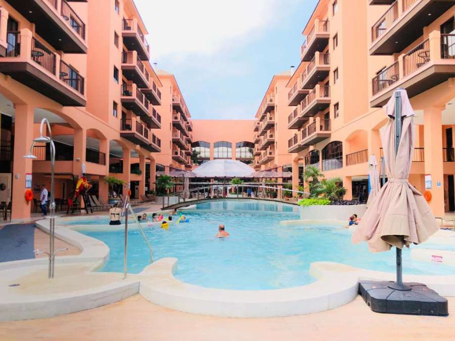 Apartamento em resort pé na areia em Jurerê